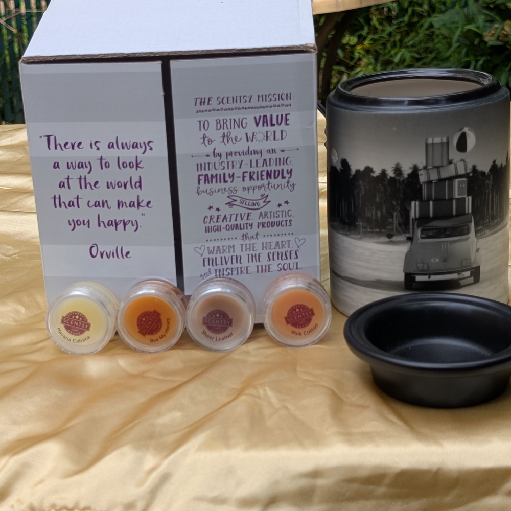 Scentsy Black and White Wax Warmer with Colorful Wax Melts